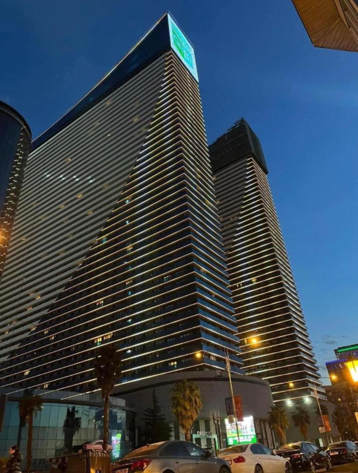 Orbi City 24-7 Panoramic Views Batumi Exterior photo