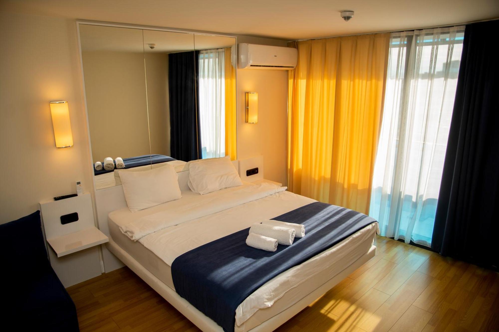 Orbi City 24-7 Panoramic Views Batumi Exterior photo